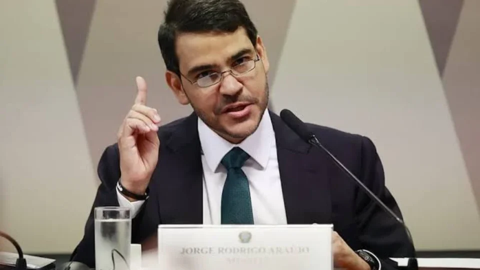 TSE manda Jorge Messias retirar vídeo de IA em apoio a Lula
