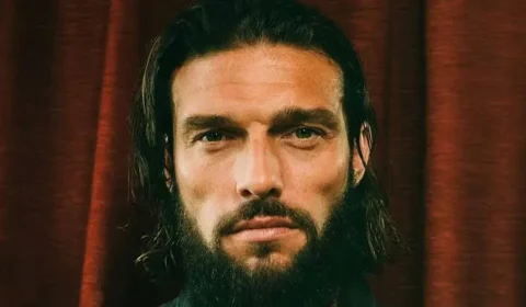 Ex-jogador da seleção inglesa Andy Carroll revela identidade de famoso que o abusou sexualmente