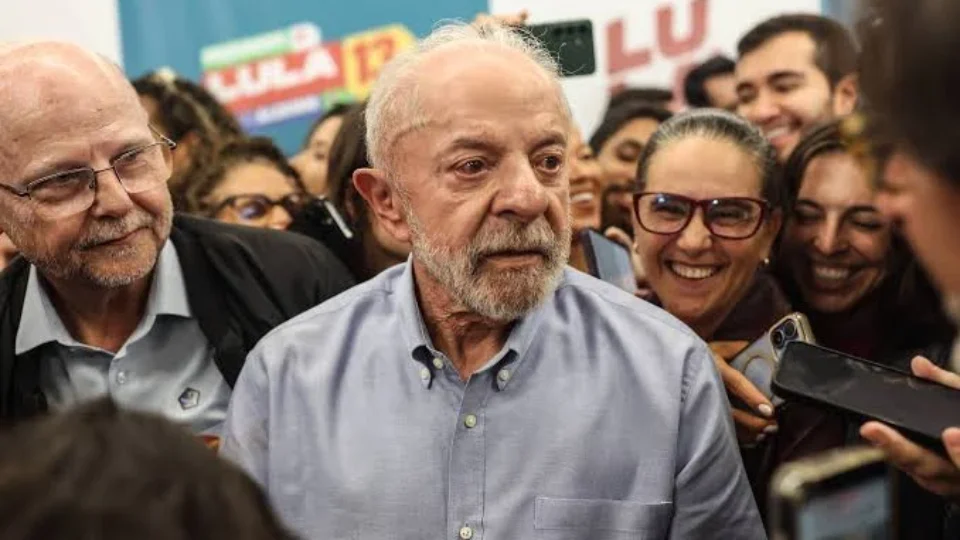 Mendonça manda campanha de Lula suspender impulsionamento de posts contra Flávio