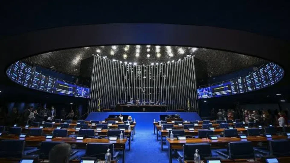Fim da escala 6×1 volta ao Senado nesta terça; votação está prevista para quarta (14)