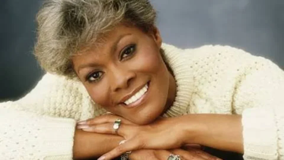 Dionne Warwick lança turnê de despedida no Brasil e cinebiografia