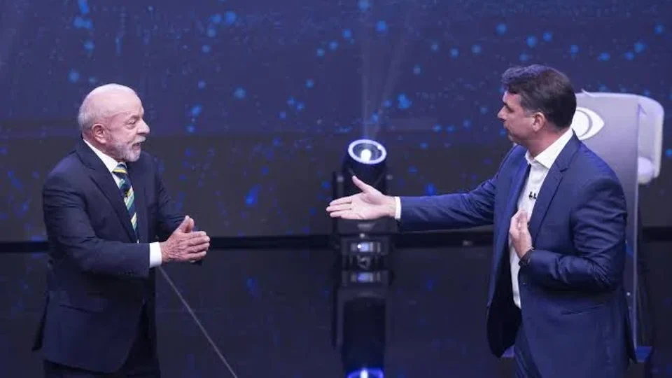Lula e Flávio trocam acusações sobre corrupção, envolvem familiares e elevam tensão em debate