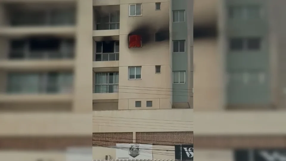 Incêndio consome apartamento no Itapoã Parque; ninguém ficou ferido