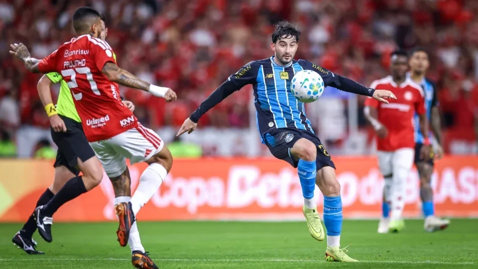 Grêmio x Internacional: onde assistir, horário e escalações do Gre-Nal