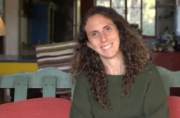 Quem é Jout Jout? Influenciadora reaparece após seis anos longe do YouTube