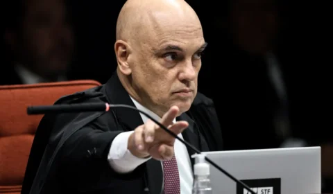 Moraes manda incluir mensagens de jornalista em inquérito após alerta da PF sobre sigilo da fonte