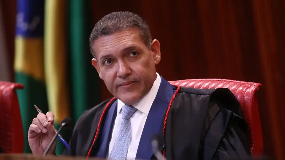 Após Flávio alegar fraude, presidente do TSE reafirma segurança das eleições de 2026