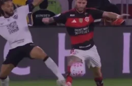 Pênalti nos acréscimos divide ex-árbitros e garante vitória do Flamengo sobre o Atlético-MG