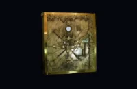 Livro avaliado em cerca de R$ 1,7 milhão com capa criada por Salvador Dalí é roubado na França