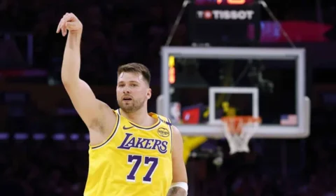 Utah Jazz x Lakers hoje: onde ver, escalações e contexto