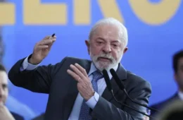 Após saída de Flávio para os EUA, Lula chama atitude de “vergonhosa” e critica família Bolsonaro