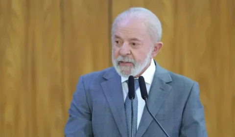 Lula defende reajuste acima da inflação para aposentados e questiona cortes de gastos de Flávio Bolsonaro