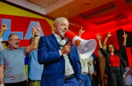 Lula revê estratégia e avalia mudanças no QG para tentar reação no 2º turno