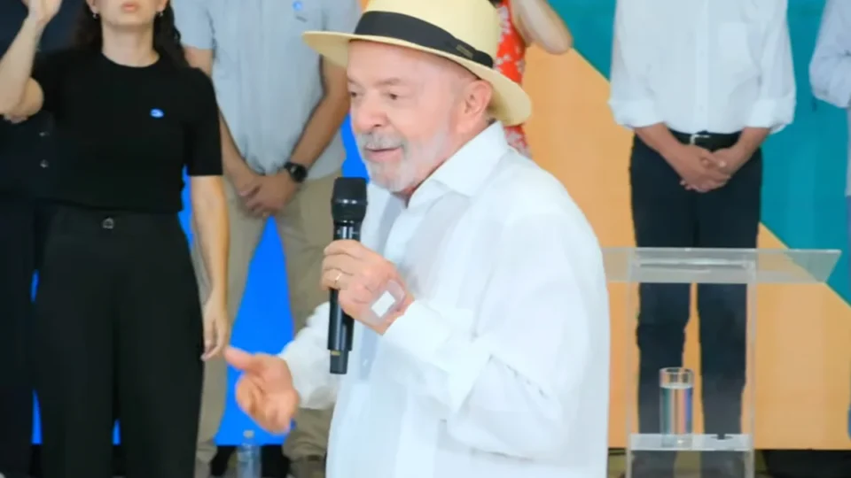 “A Globo descobriu que não é dona de tudo”, diz Lula após cancelamento de debate