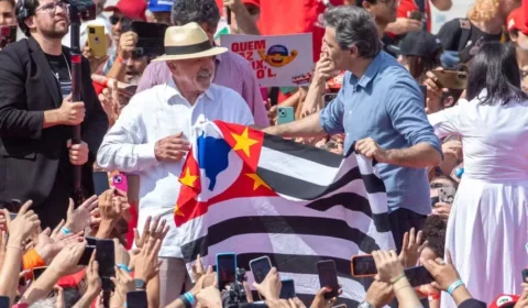 Justiça autoriza caminhada de Lula e Haddad na Paulista na véspera da eleição