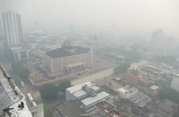 Manaus registra pior qualidade do ar entre capitais do Brasil e suspende aulas por causa da fumaça