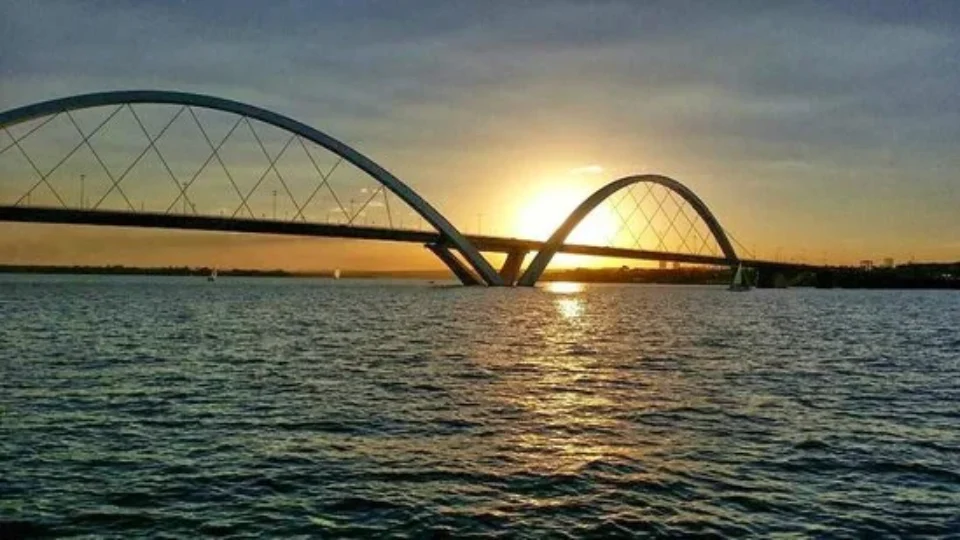 Brasília terá feriado de sol, nuvens e máxima de 33°C