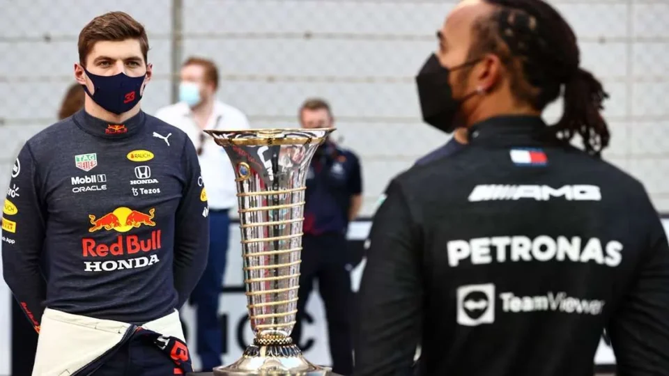 Horner elogia Hamilton por Abu Dhabi e fala sobre possível retorno à F1