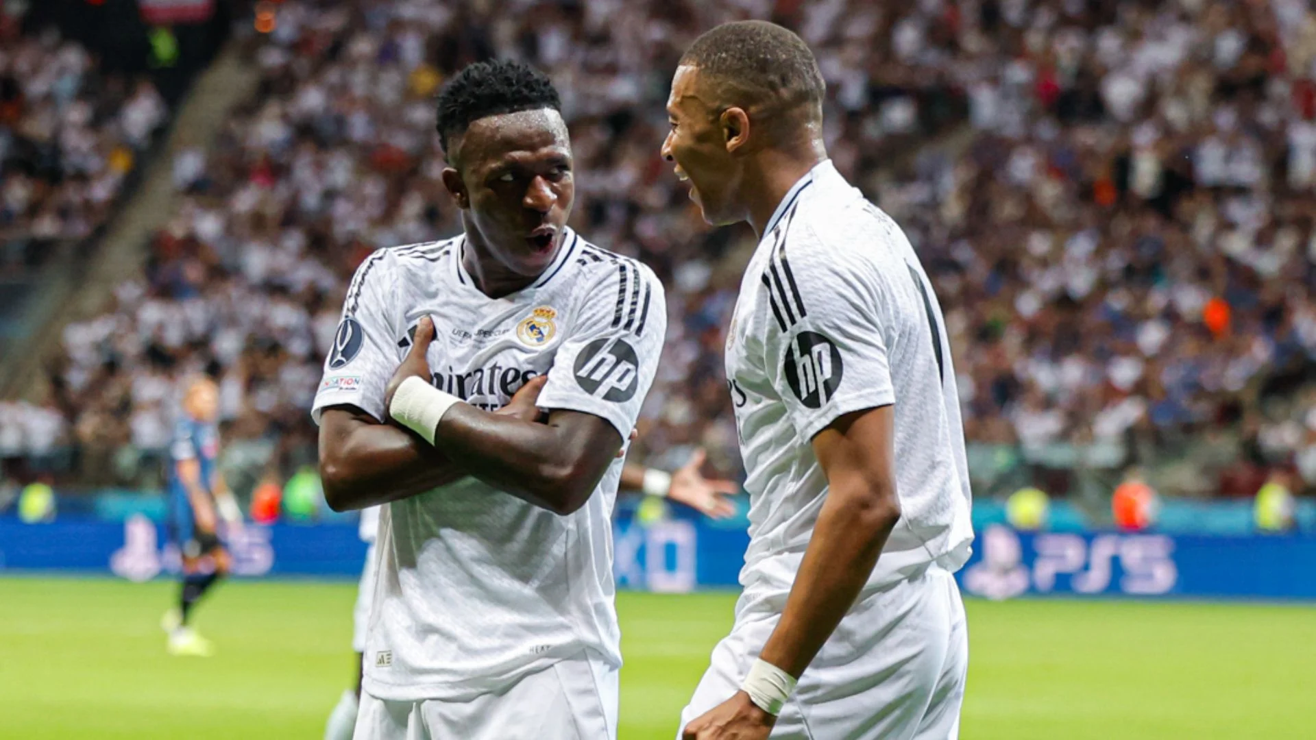 As informações sobre a convivência dos jogadores são relatos da imprensa espanhola, não fatos confirmados oficialmente pelo Real Madrid. As declarações anteriores de Mbappé e o contexto esportivo foram conferidos em outras reportagens.