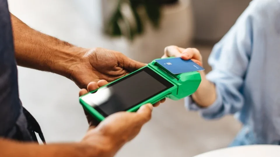 VA e VR poderão ser usados em todas as maquininhas a partir de novembro