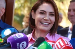 Michelle chama Bolsonaro de líder e afirma que marido não procura culpados após derrota