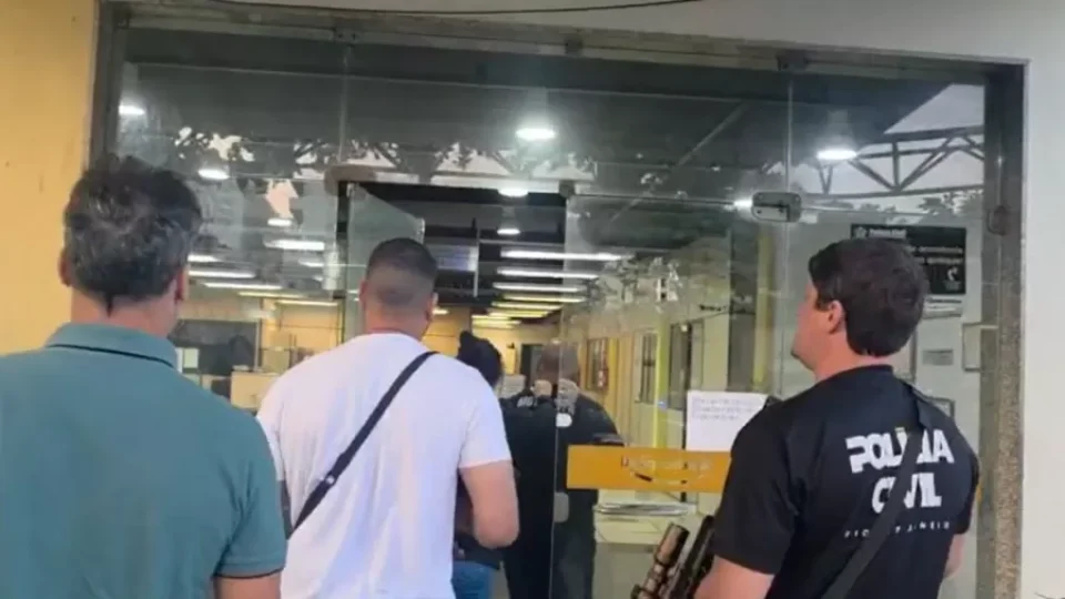 Pai condenado a mais de 15 anos por estuprar filho é preso no RJ