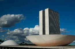 Por que candidatos com menos votos podem ser eleitos? Entenda o sistema proporcional