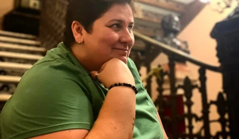 Quem era Letícia Nicolielo, cantora que morreu aos 48 anos após enfrentar câncer raro