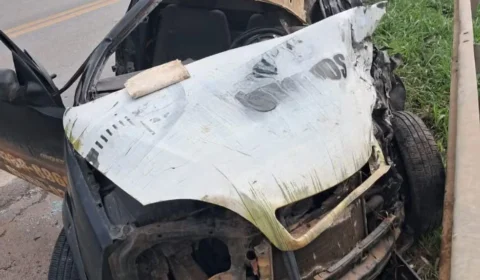 Motorista morre após caminhonete aquaplanar e bater de frente com carreta na MG-050