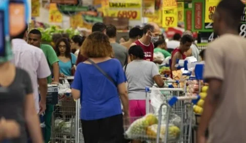 Consumo em supermercados sobe 6,5% após veto às bets, aponta levantamento da Abras