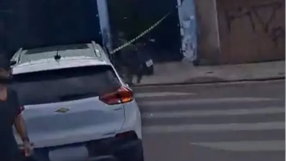Policial militar morre em acidente envolvendo moto e carro em BH