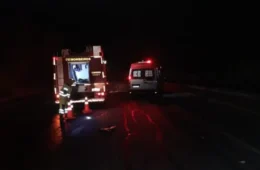 Motorista de ambulância morre em batida com carreta na BR-354, em MG