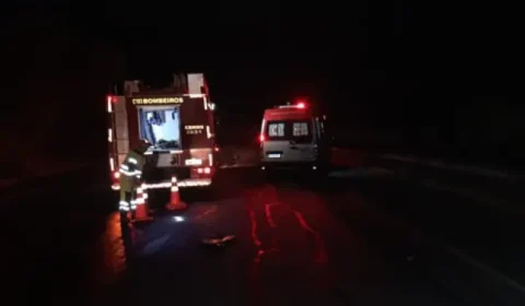 Motorista de ambulância morre em batida com carreta na BR-354, em MG