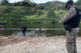 Homem finge estar se afogando e morre em área de banho em MG