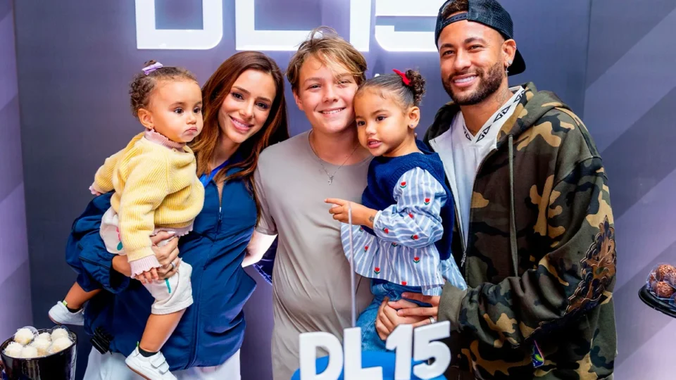 Neymar revela como cria os filhos e diz: “Nem tudo na vida vem fácil”