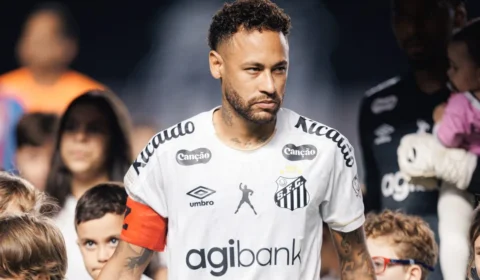 Leitura labial expõe xingamentos de Neymar a Nestor em Santos x Bahia