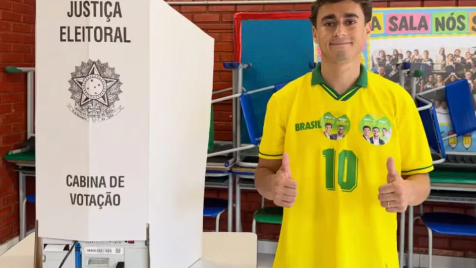 Quem é Nikolas Ferreira, deputado mais votado do Brasil?