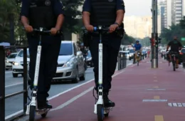 São Paulo começa a multar bicicletas e patinetes elétricos; veja valores e regras