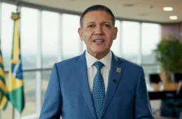 Ala do TSE vê possível favorecimento a Flávio Bolsonaro em decisões de Nunes Marques