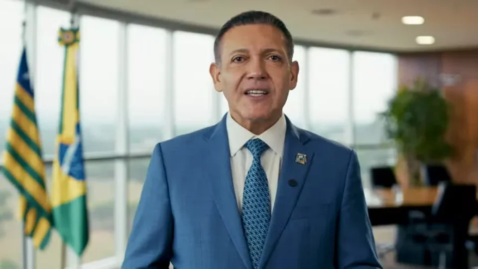 Ala do TSE vê possível favorecimento a Flávio Bolsonaro em decisões de Nunes Marques