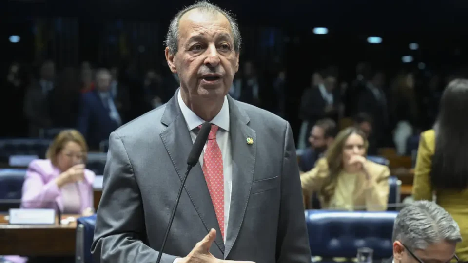 Omar Aziz vence eleição e volta ao comando do governo do Amazonas