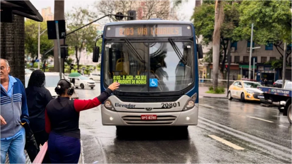 TRE-MG determina ônibus gratuitos na Grande BH e no interior no segundo turno