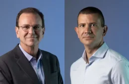 Paes vai à Rocinha e Ruas fica sem agenda pública enquanto eleição aguarda TSE