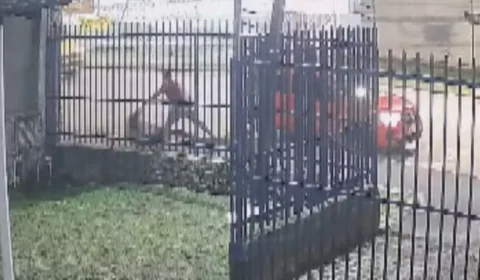 Vídeo mostra passageira sendo puxada pelos cabelos e jogada na calçada por motorista de app