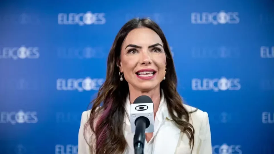 Paula Belmonte decide ficar neutra no segundo turno para o governo do DF