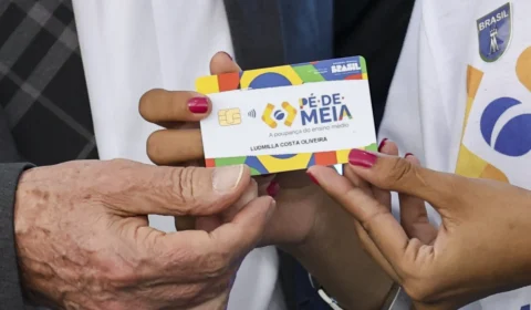 Pé-de-Meia paga até R$ 225 a partir do dia 19; veja quem recebe a 7ª parcela