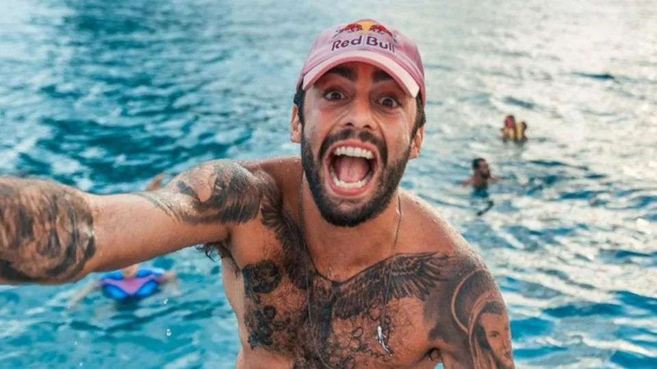 Pedro Scooby é processado após ex-funcionária descobrir dívida de mais de R$ 1 milhão