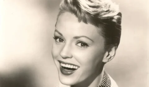 Morre Peggy King, atriz e cantora com estrela na Calçada da Fama, aos 96 anos