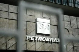 Petrobras dispara 9%, bate recorde histórico e PETR4 mira os R$ 60