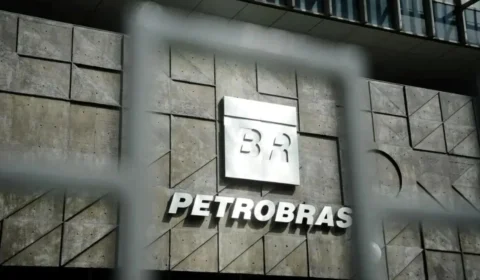 Petrobras dispara 9%, bate recorde histórico e PETR4 mira os R$ 60